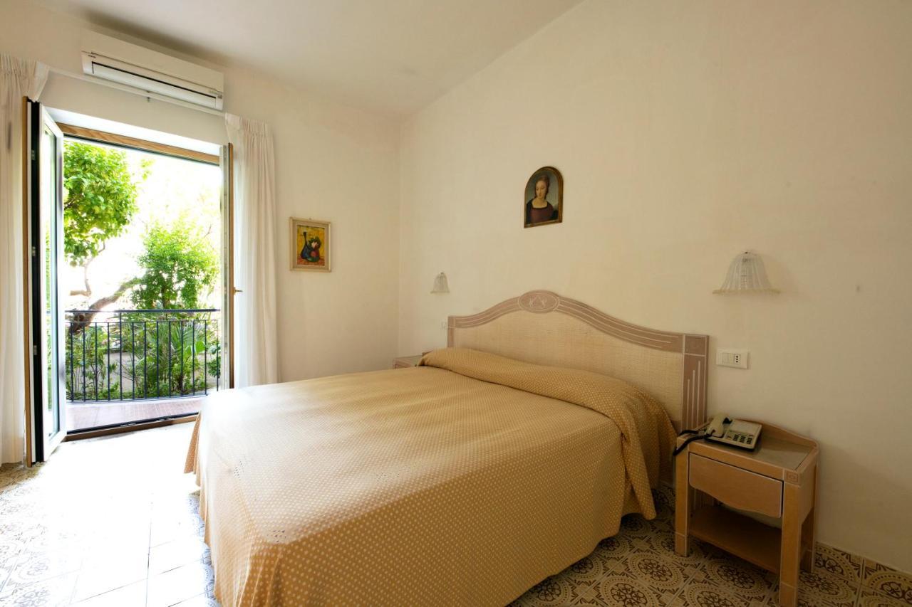 Hotel Candia Казамиччола-Терме Экстерьер фото